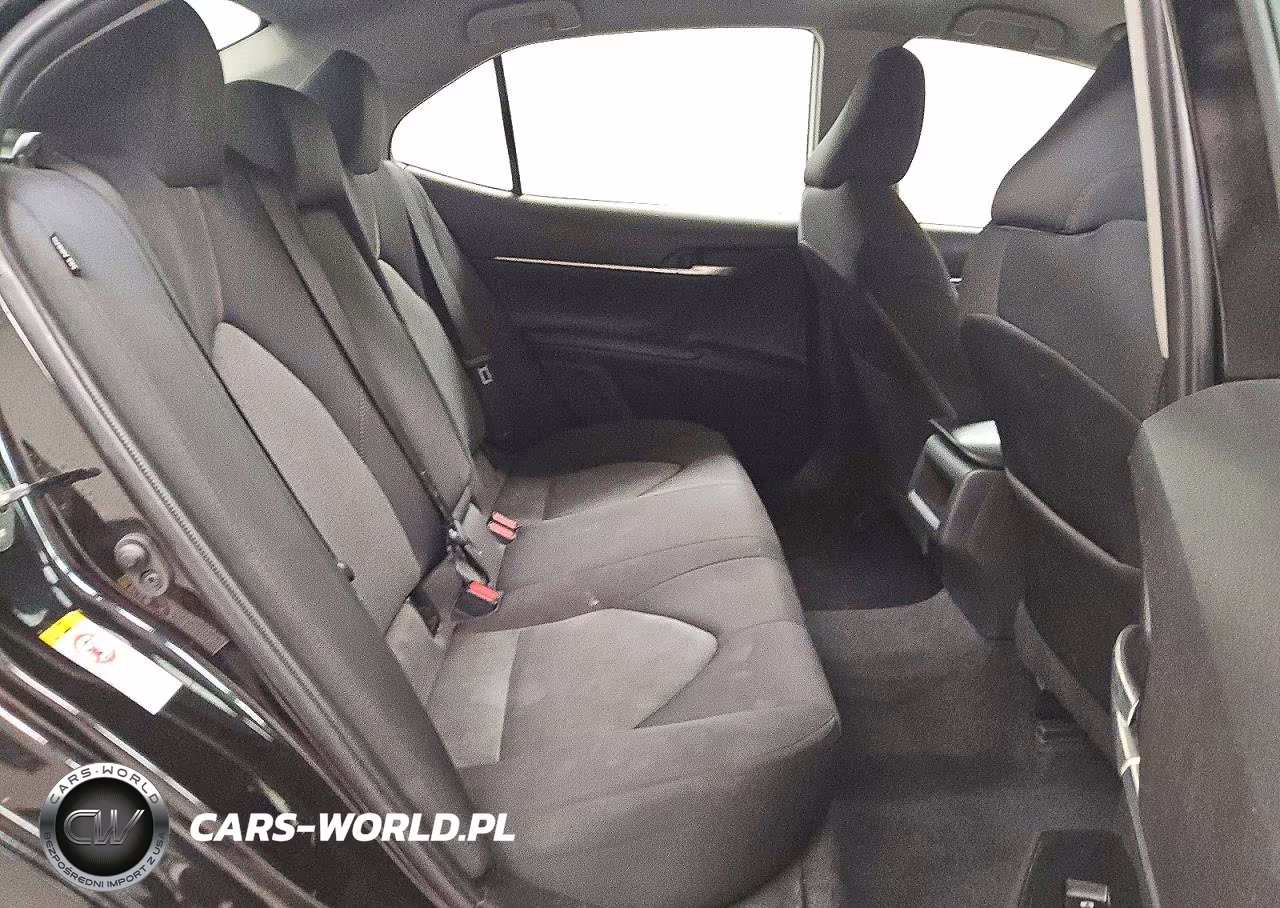 2018 Toyota Camry Le VIN:4T1B11HK7JU107117 - 10