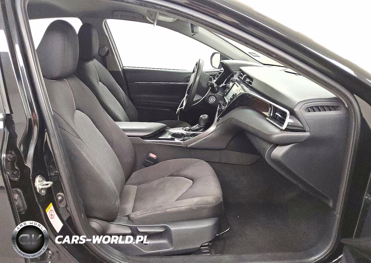 2018 Toyota Camry Le VIN:4T1B11HK7JU107117 - 14