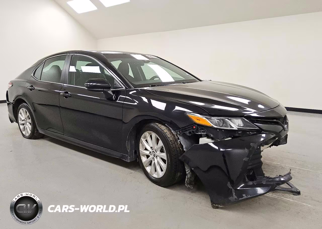 2018 Toyota Camry Le VIN:4T1B11HK7JU107117 - 4