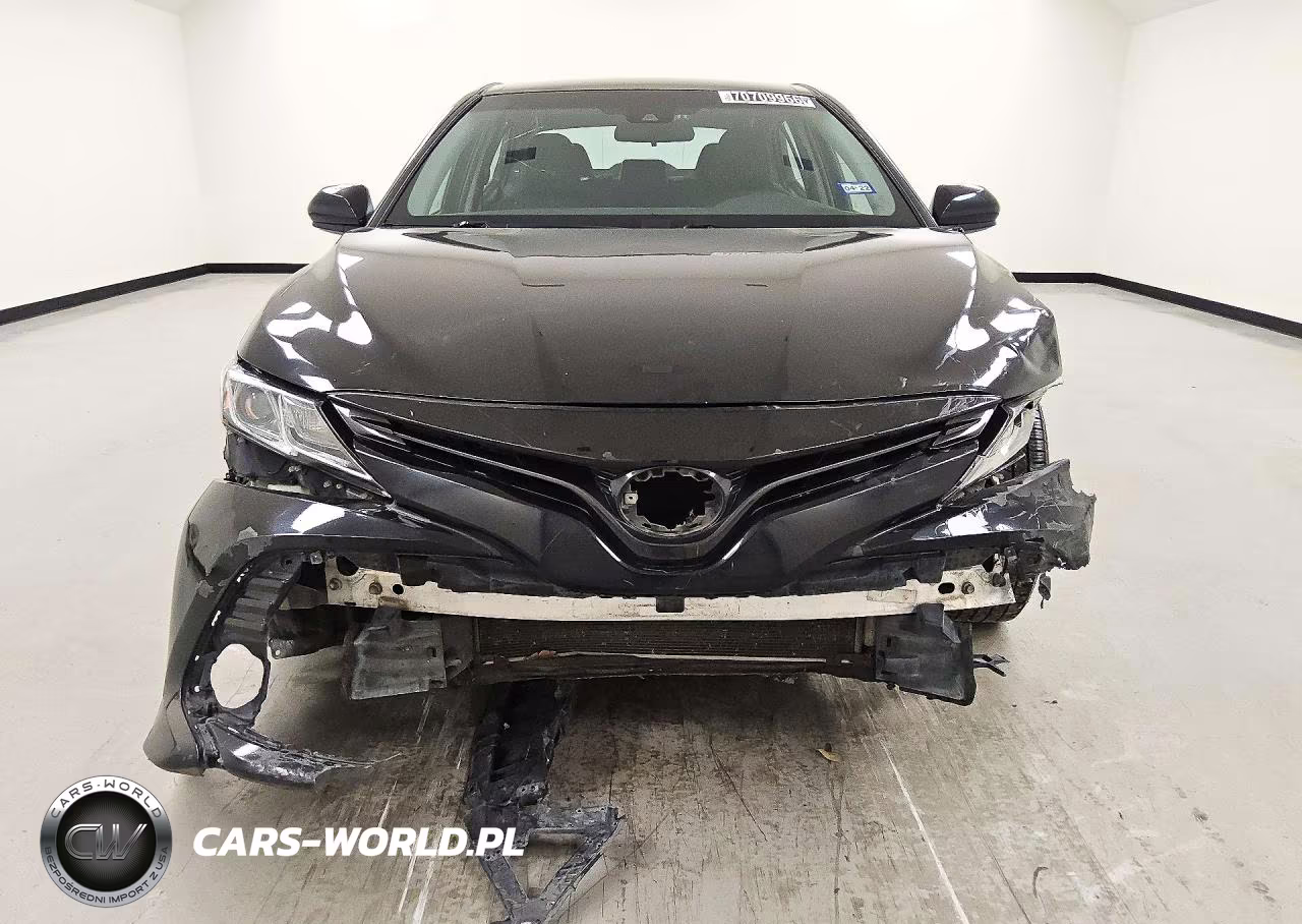 2018 Toyota Camry Le VIN:4T1B11HK7JU107117 - 5