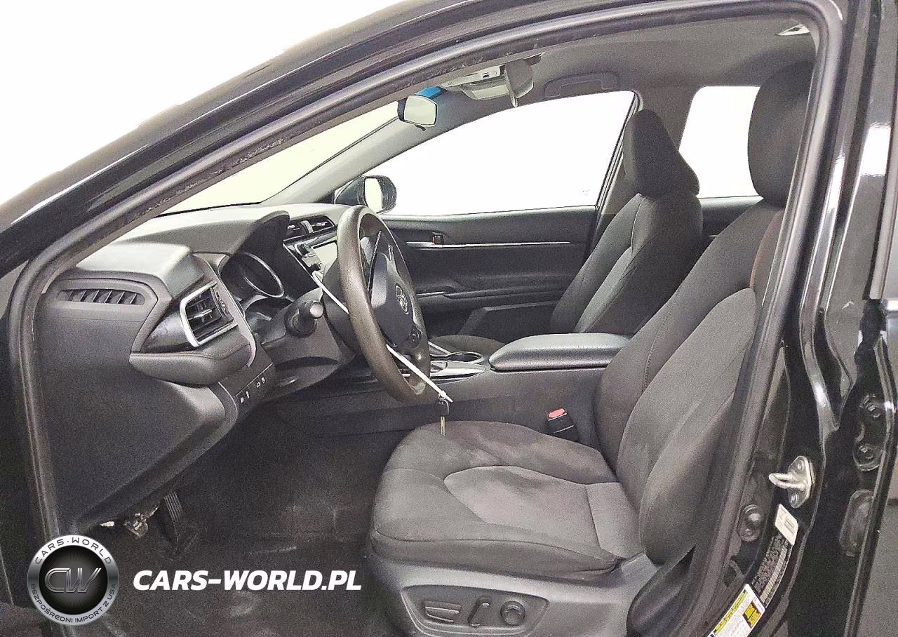 2018 Toyota Camry Le VIN:4T1B11HK7JU107117 - 7