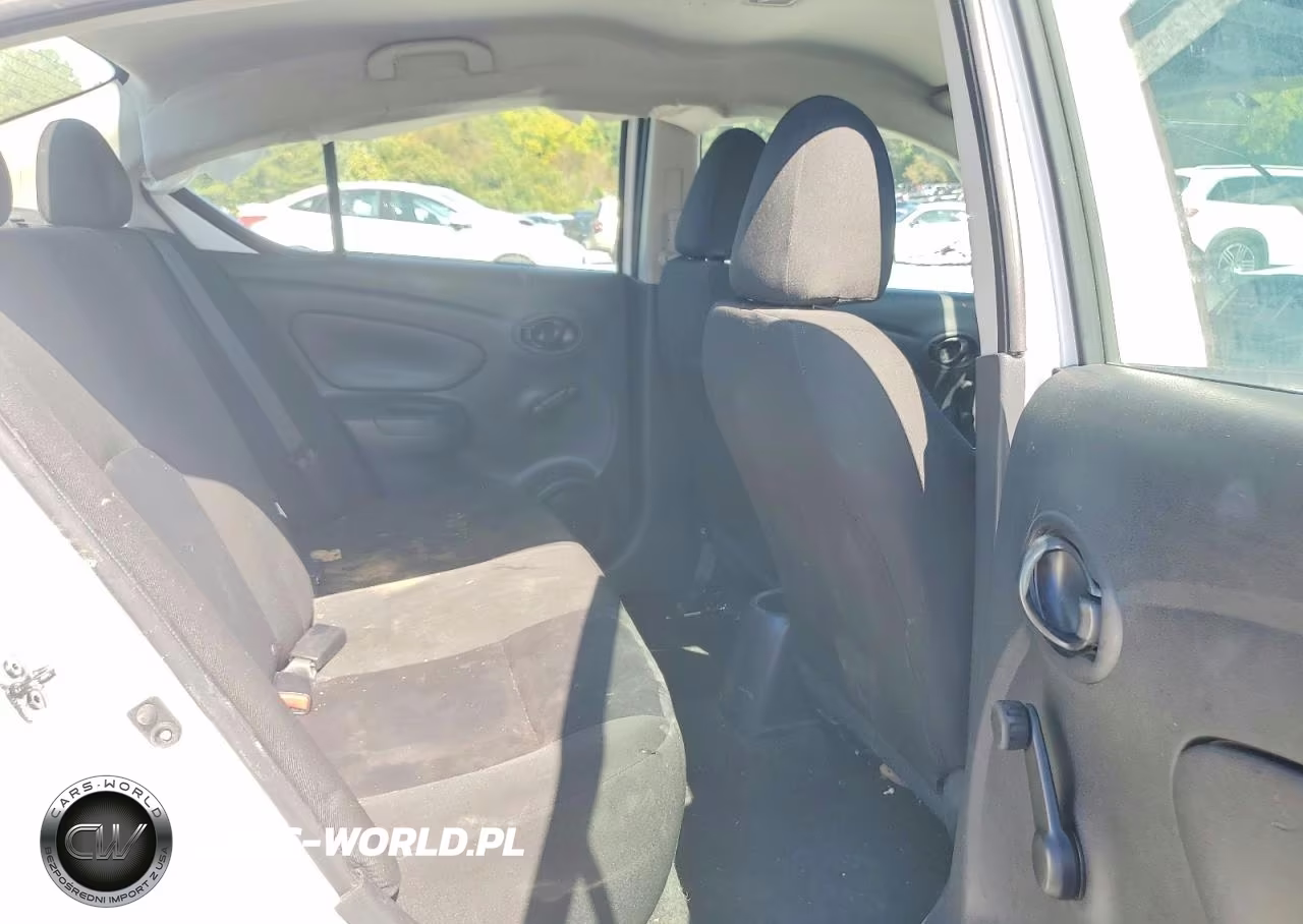 2018 Nissan Versa S Plus VIN:3N1CN7AP1JL864520 - 10