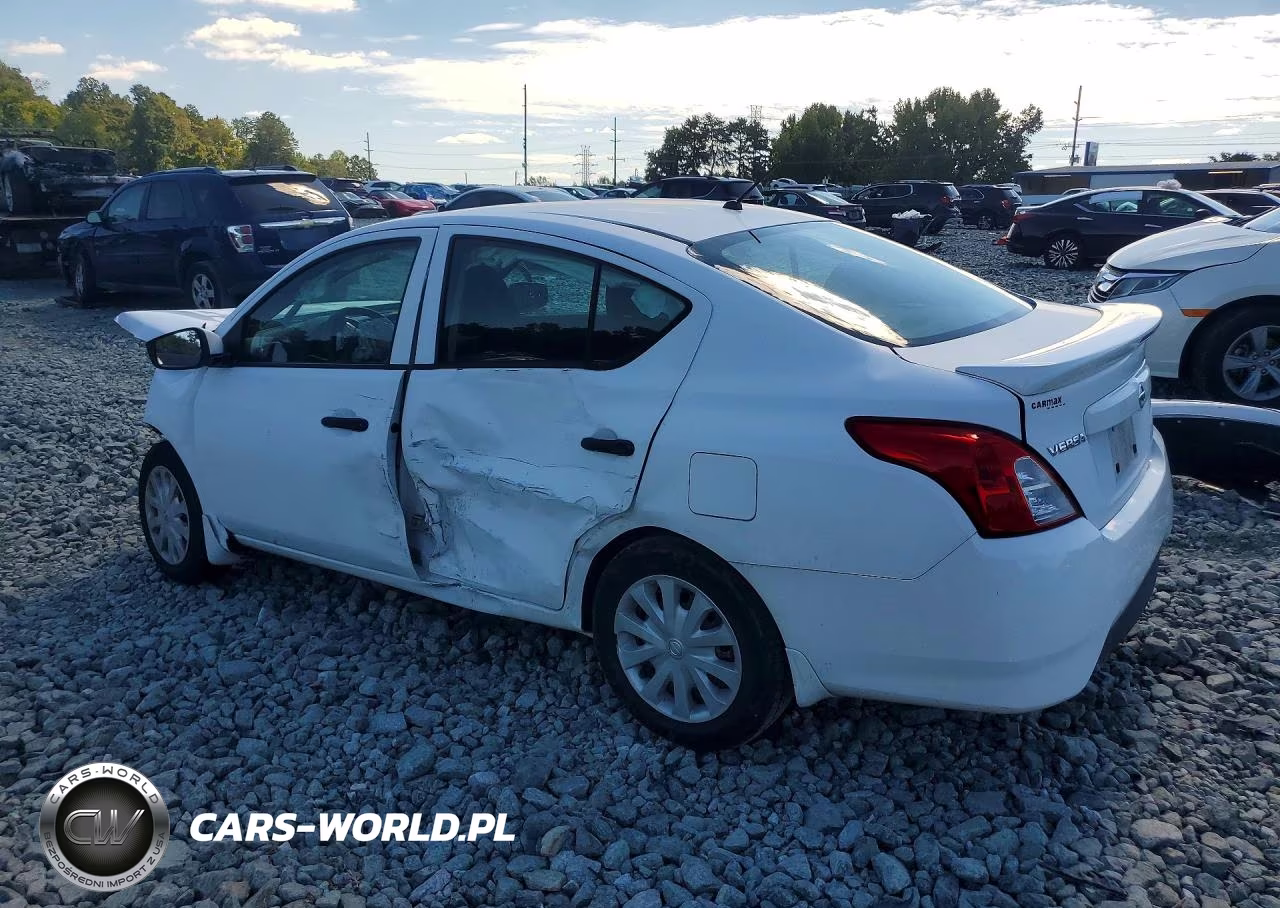 2018 Nissan Versa S Plus VIN:3N1CN7AP1JL864520 - 2
