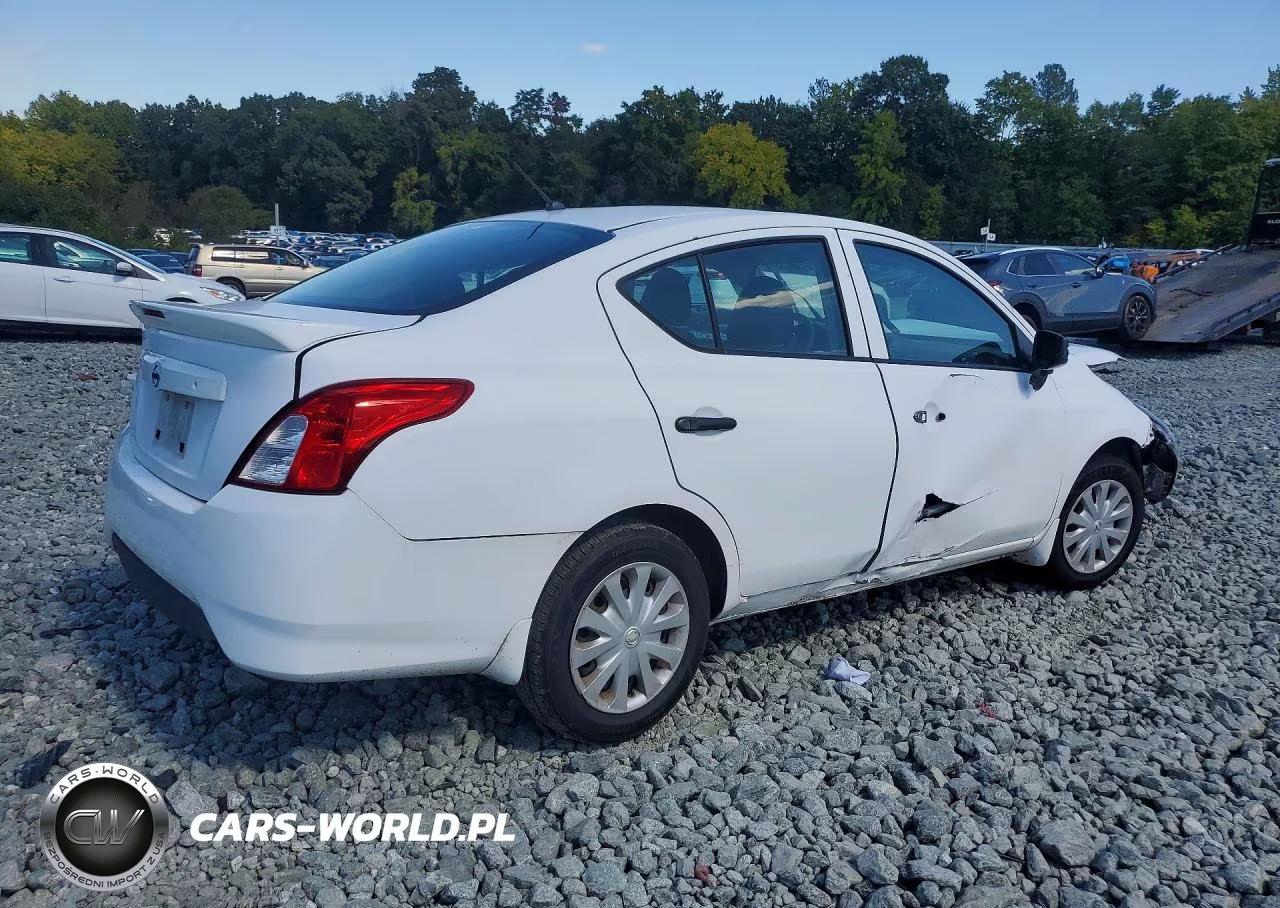 2018 Nissan Versa S Plus VIN:3N1CN7AP1JL864520 - 3