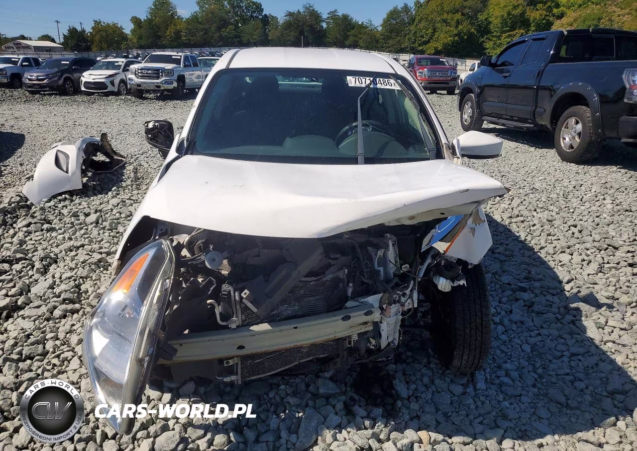 2018 Nissan Versa S Plus VIN:3N1CN7AP1JL864520 - 5