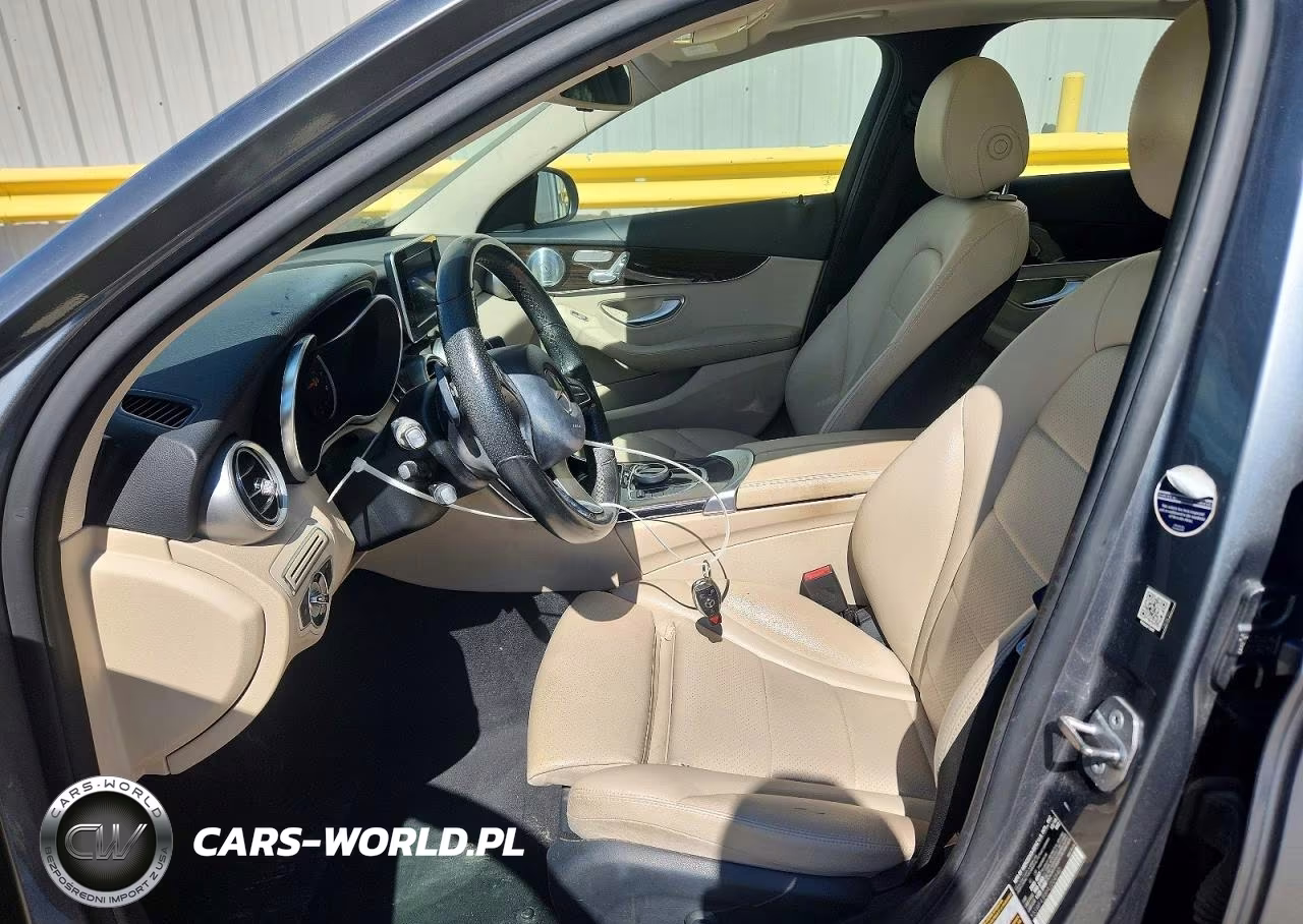 2017 Mercedes-Benz C 300 VIN:55SWF4JB8HU204640 - 7