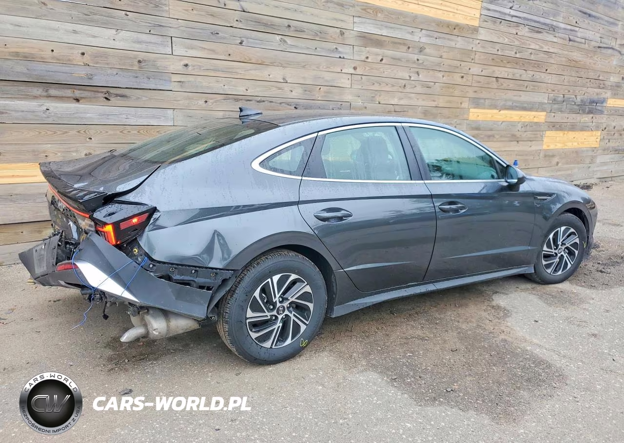 2026 Hyundai Sonata Hybrid Blue VIN:KMHL24JJ5TA167812 - 3