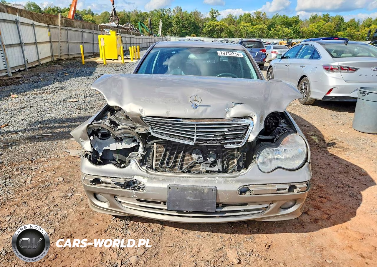 2005 Mercedes-Benz C 230K Sport Sedan VIN:WDBRF40J55F592360 - 5