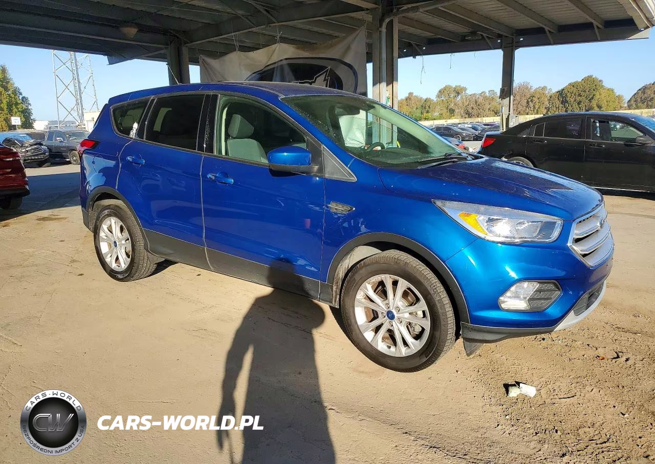 2019 Ford Escape Se VIN:1FMCU0GD1KUB10573 - 4