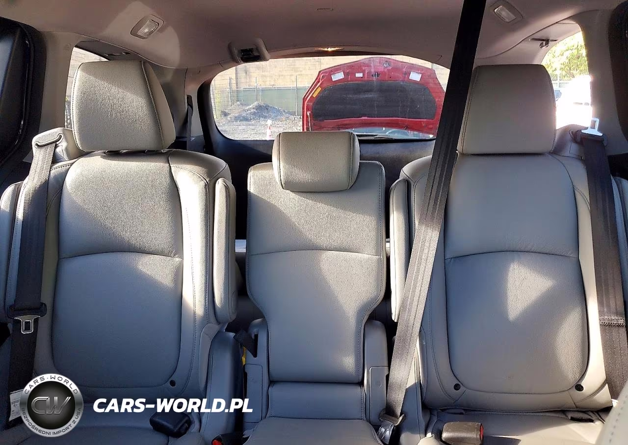 2018 Honda Odyssey Elite VIN:5FNRL6H92JB069988 - 10