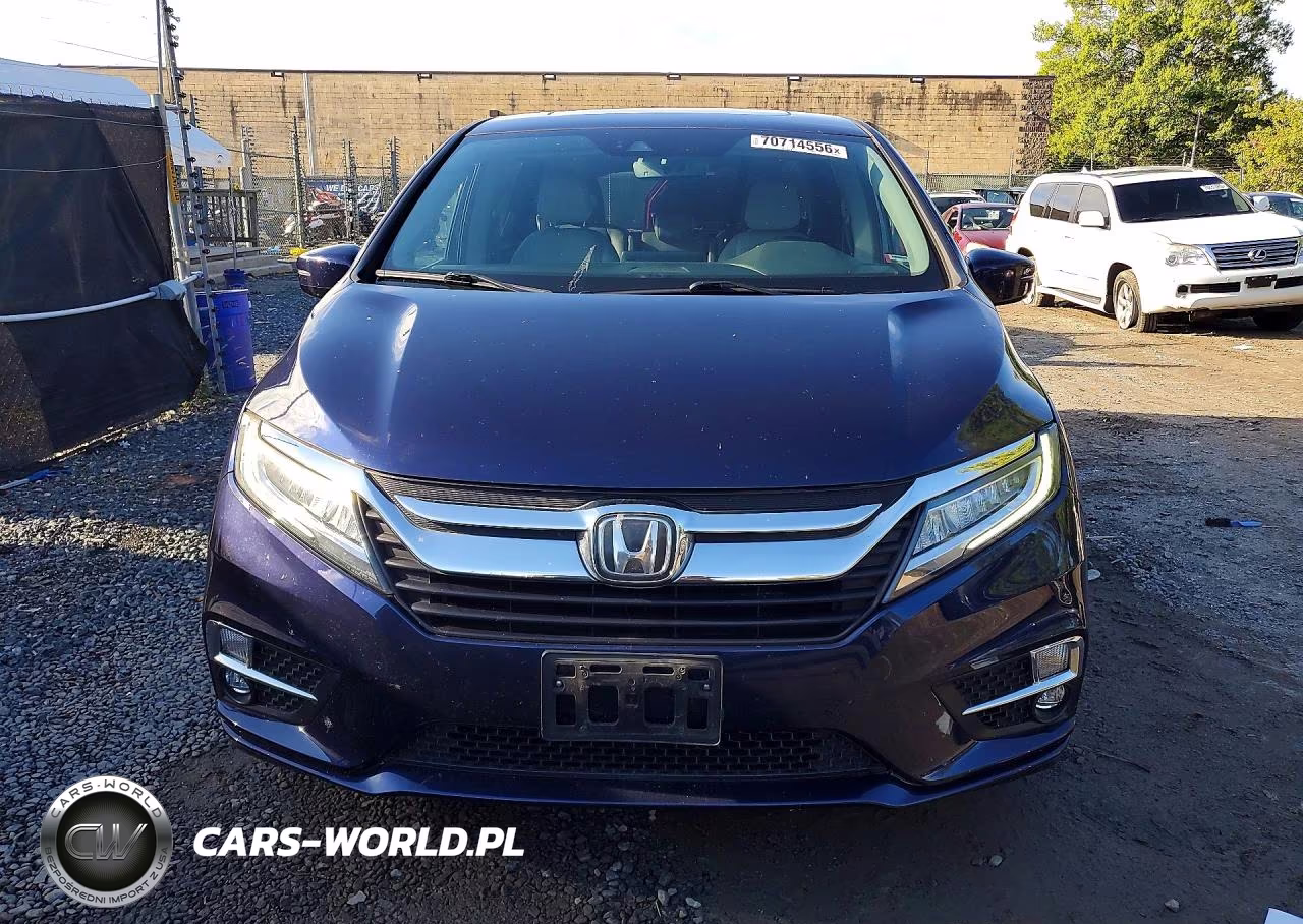 2018 Honda Odyssey Elite VIN:5FNRL6H92JB069988 - 5