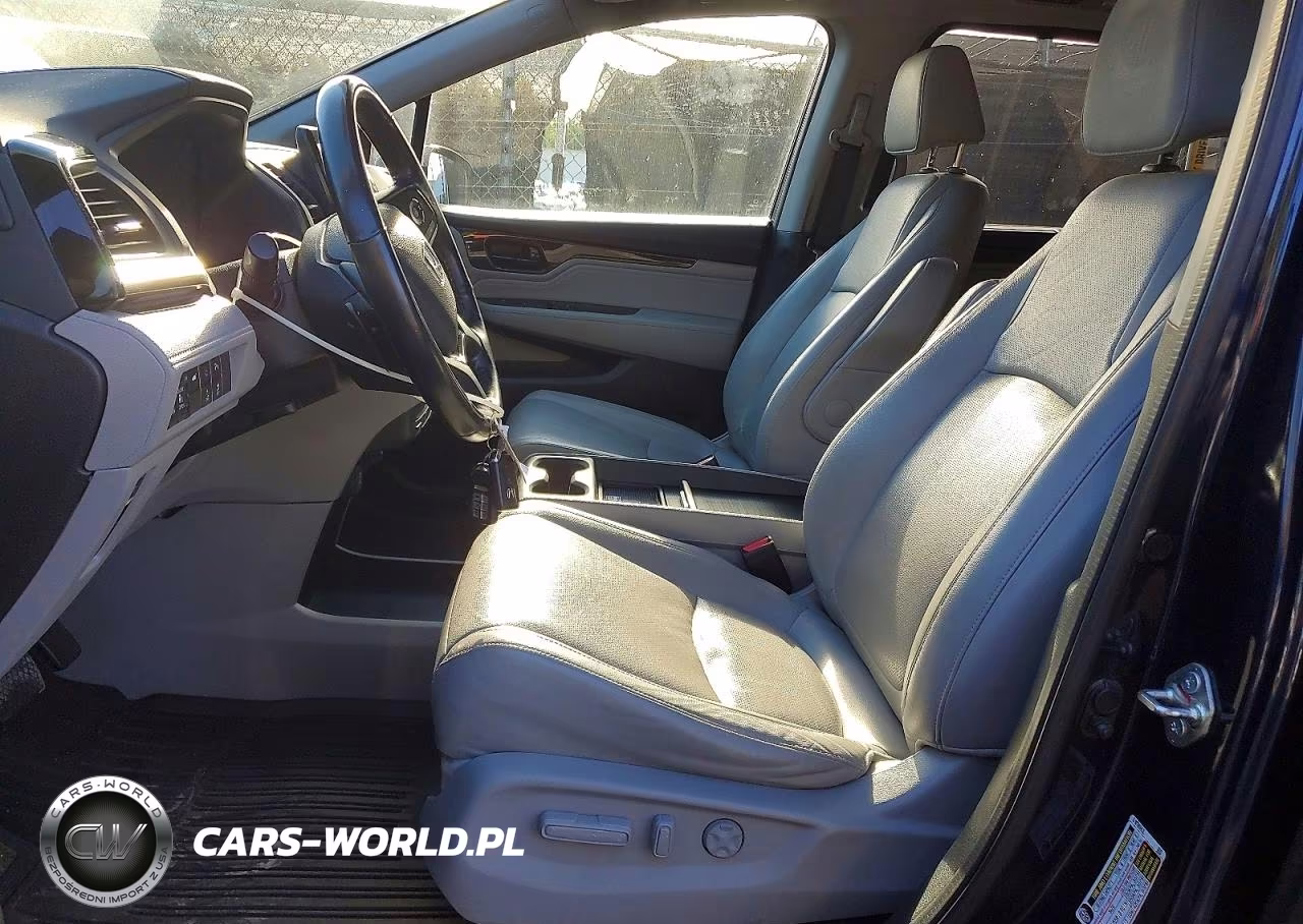 2018 Honda Odyssey Elite VIN:5FNRL6H92JB069988 - 7