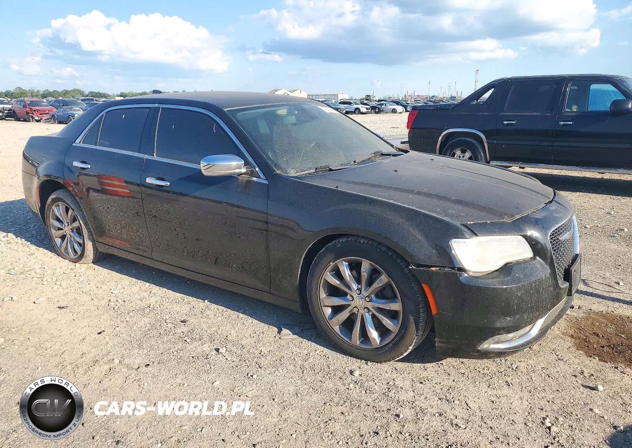 2018 Chrysler 300 Limited VIN:2C3CCAKG5JH165239 - 4