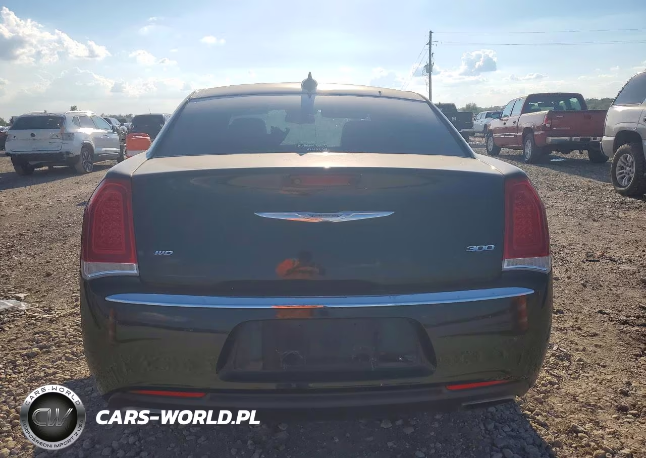 2018 Chrysler 300 Limited VIN:2C3CCAKG5JH165239 - 6