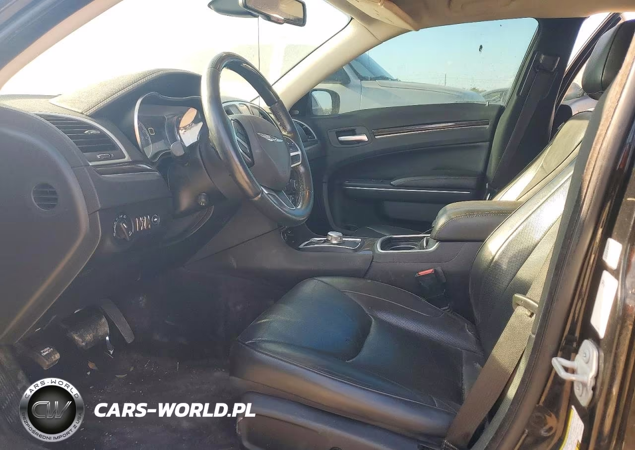 2018 Chrysler 300 Limited VIN:2C3CCAKG5JH165239 - 7