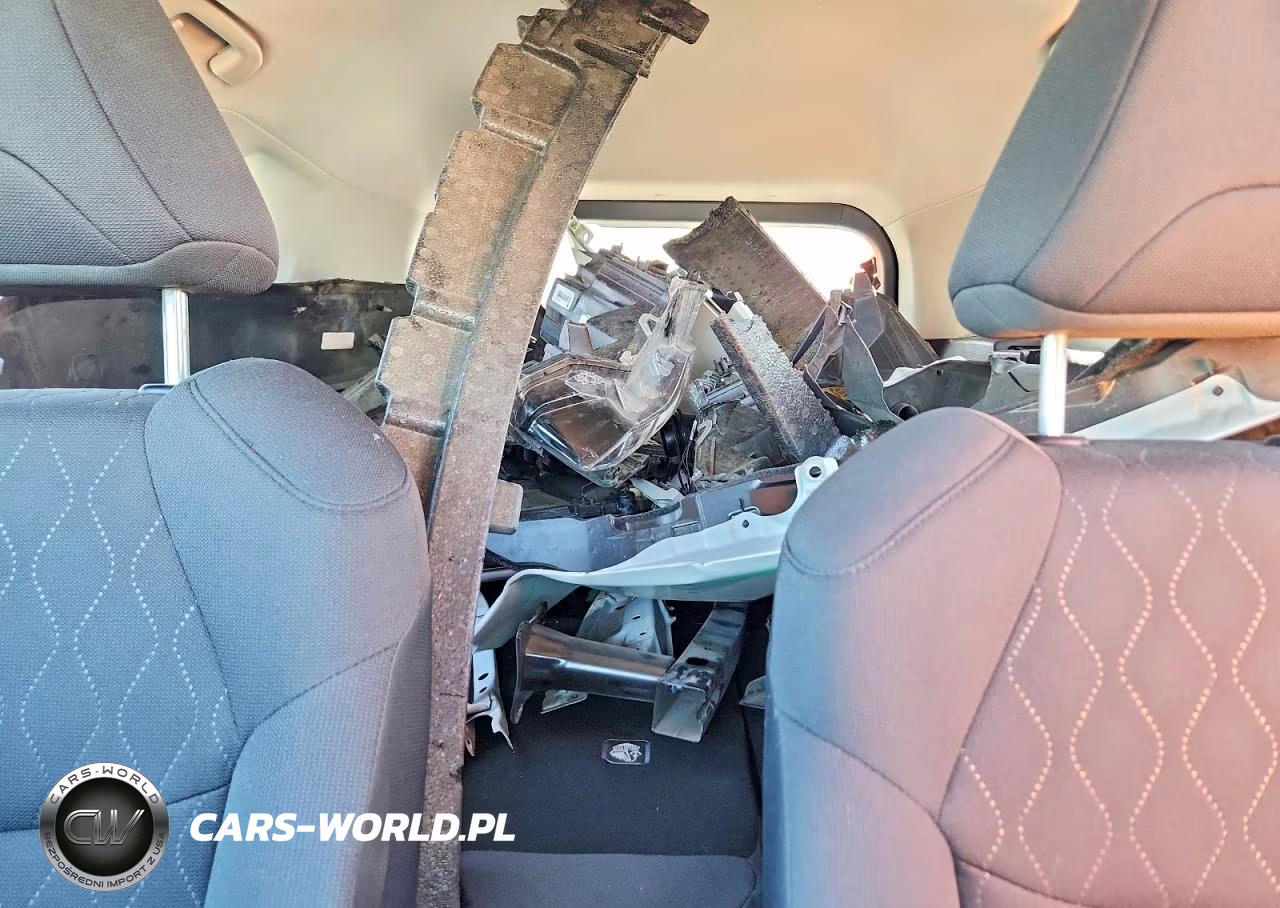 2024 Toyota Corolla Cross Le VIN:7MUBAABGXRV109684 - 10