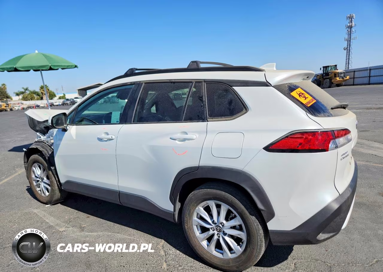 2024 Toyota Corolla Cross Le VIN:7MUBAABGXRV109684 - 2