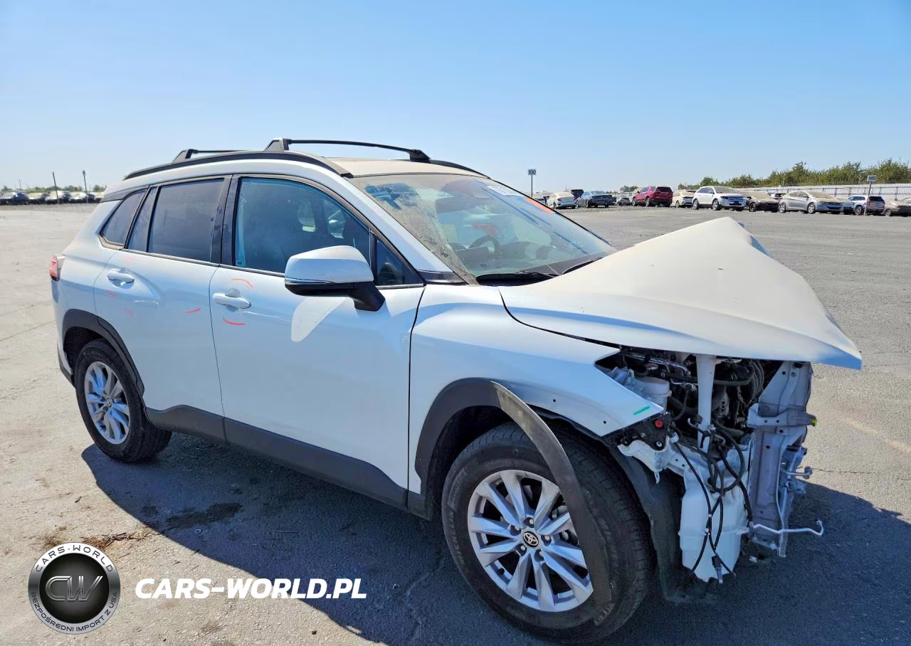 2024 Toyota Corolla Cross Le VIN:7MUBAABGXRV109684 - 4
