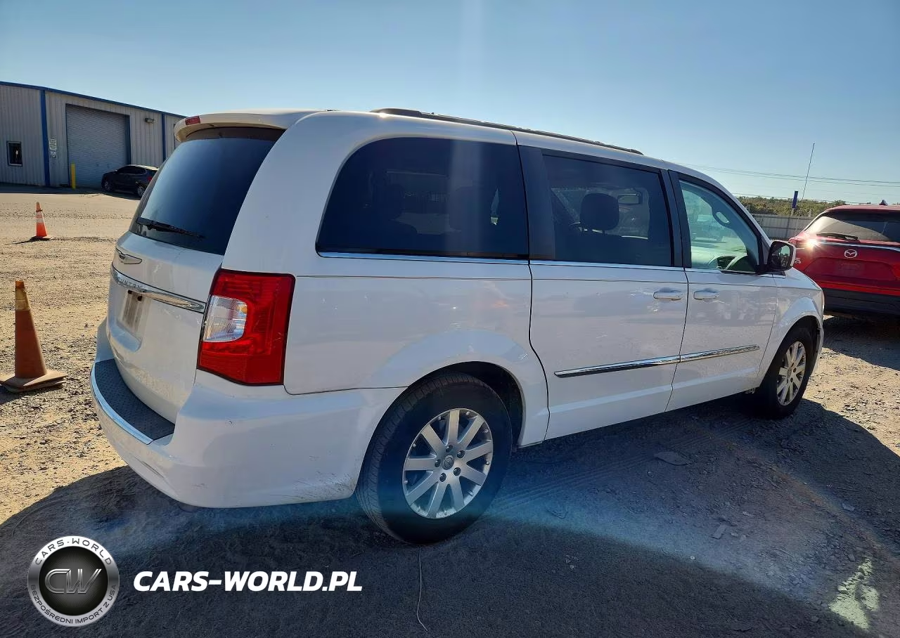 2015 Chrysler Town & Country Touring VIN:2C4RC1BG9FR677366 - 3