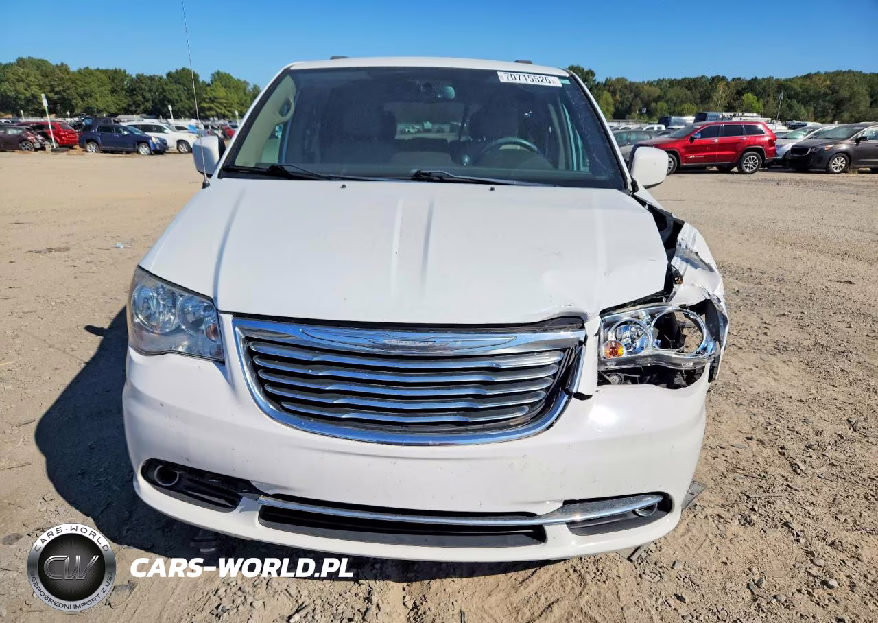 2015 Chrysler Town & Country Touring VIN:2C4RC1BG9FR677366 - 5