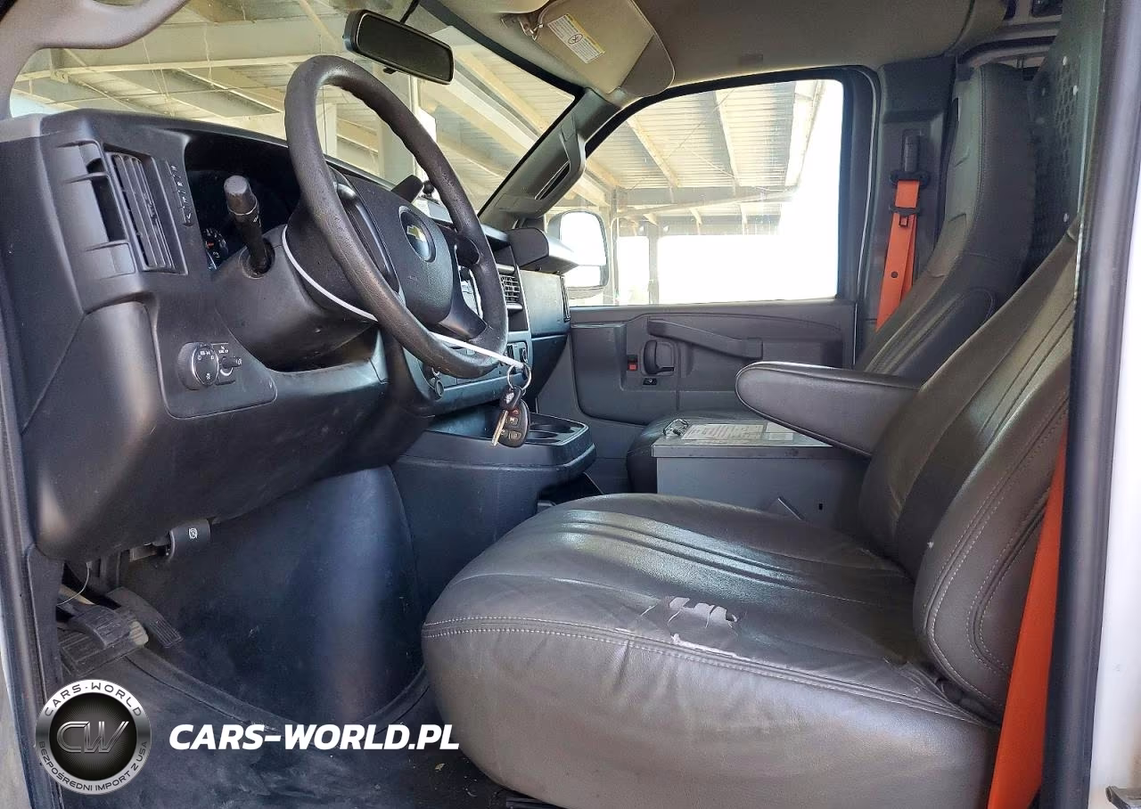 2016 Chevrolet Express G2500 VIN:1GCWGAFF8G1235676 - 7
