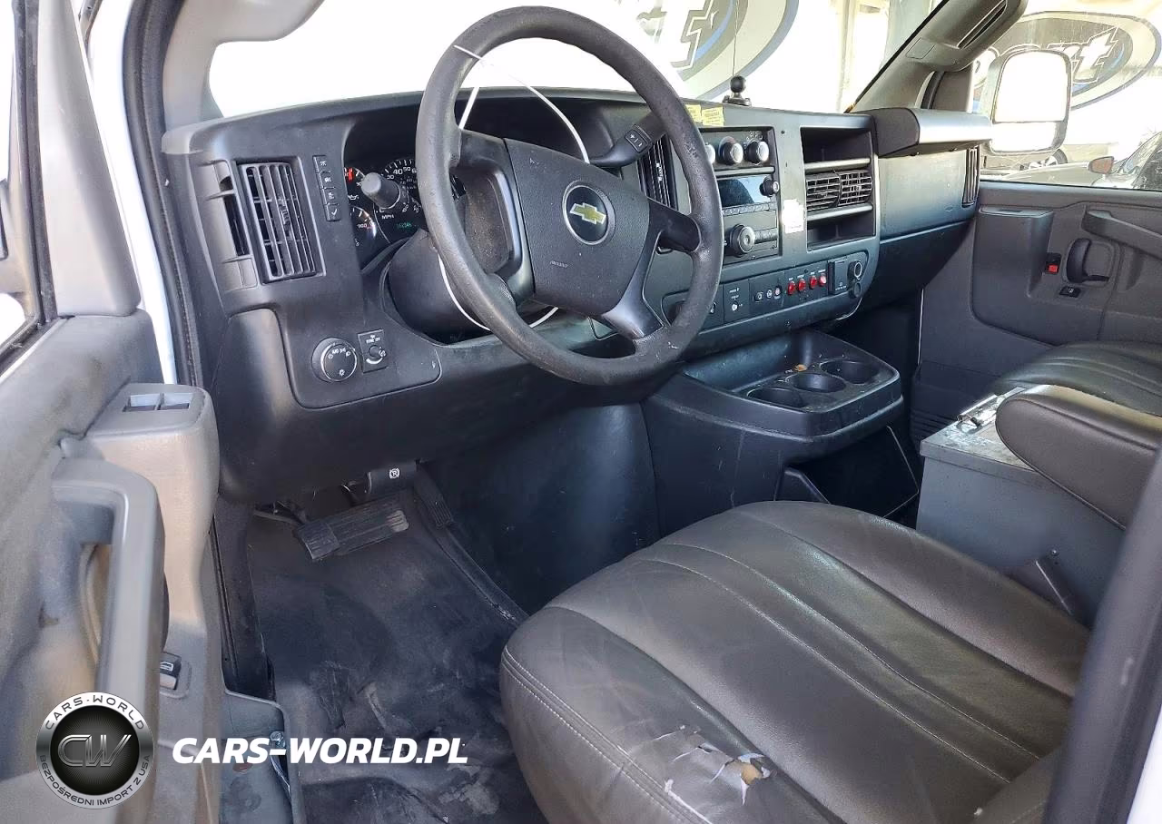 2016 Chevrolet Express G2500 VIN:1GCWGAFF8G1235676 - 8