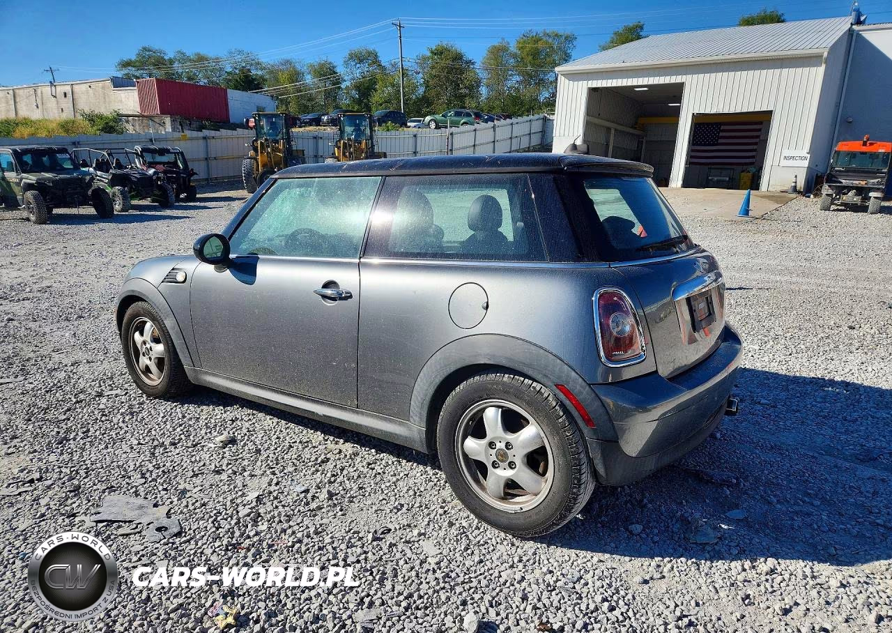 2010 Mini Cooper VIN:WMWMF3C50ATU79008 - 2