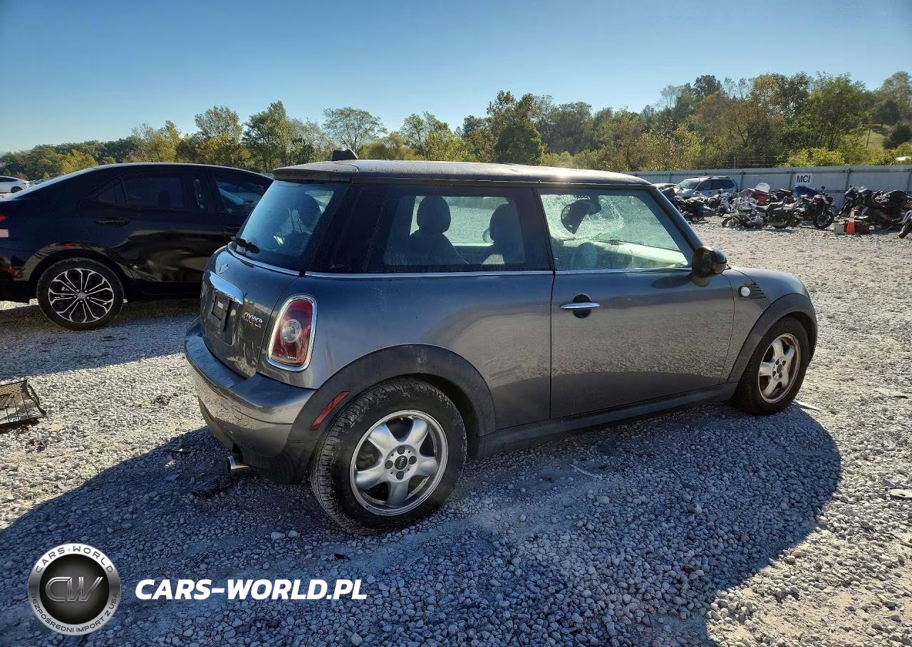 2010 Mini Cooper VIN:WMWMF3C50ATU79008 - 3