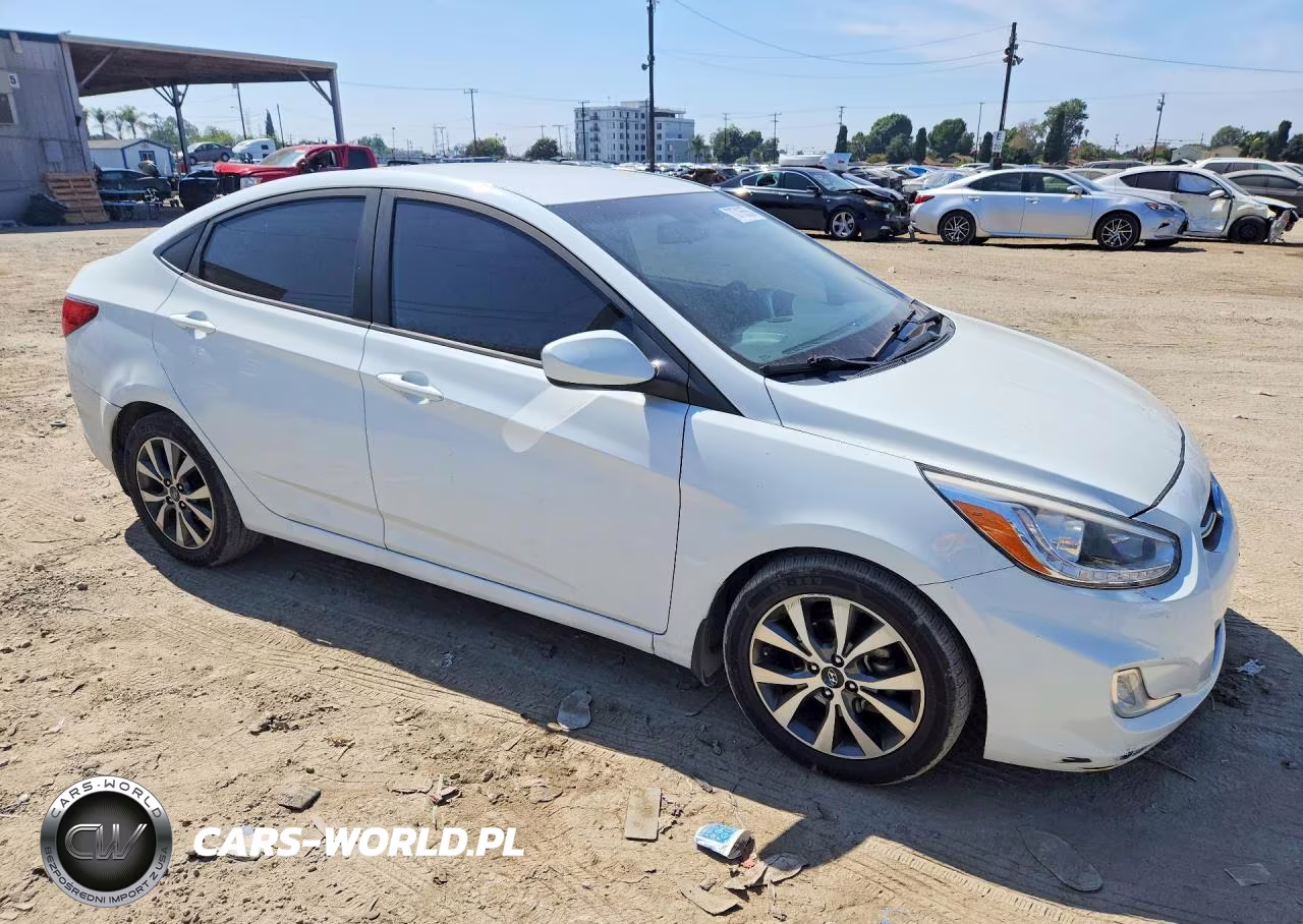 2015 Hyundai Accent Gls VIN:KMHCU4AE3FU805359 - 4