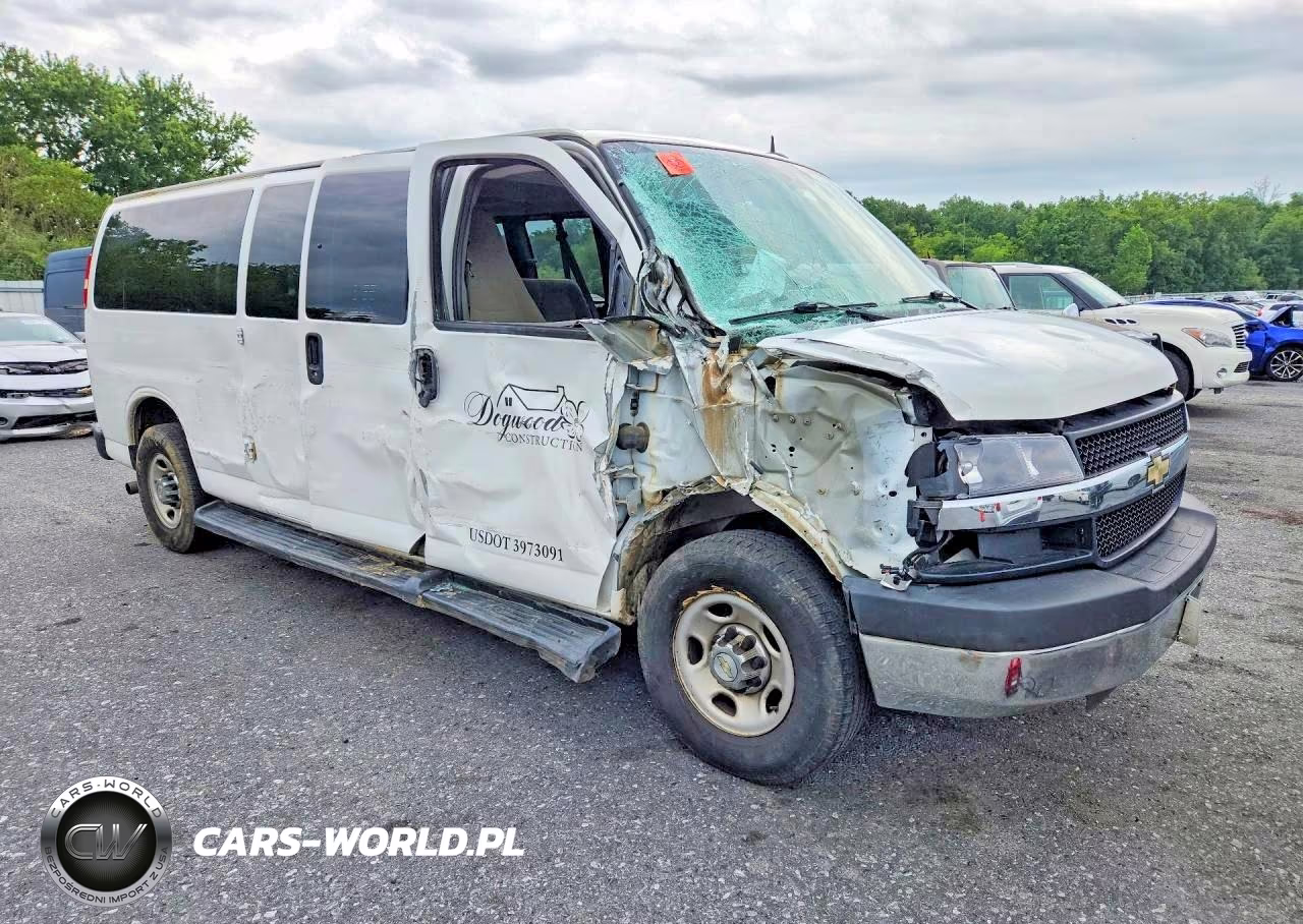 2015 Chevrolet Express VIN:1GAZG1FF3F1236206 - 4