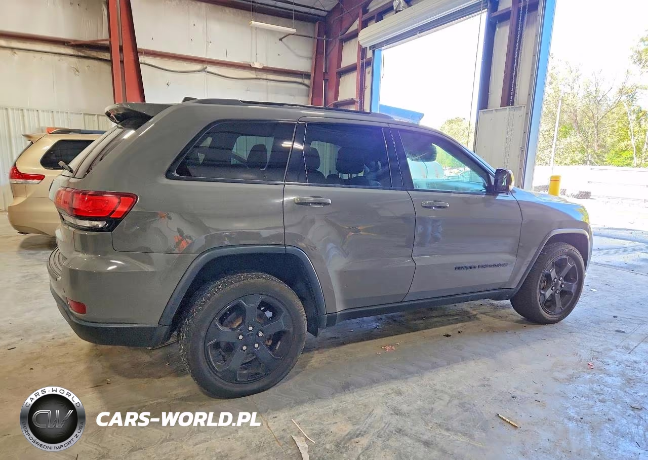 2019 Jeep Grand Cherokee Laredo VIN:1C4RJFAG3KC595155 - 3
