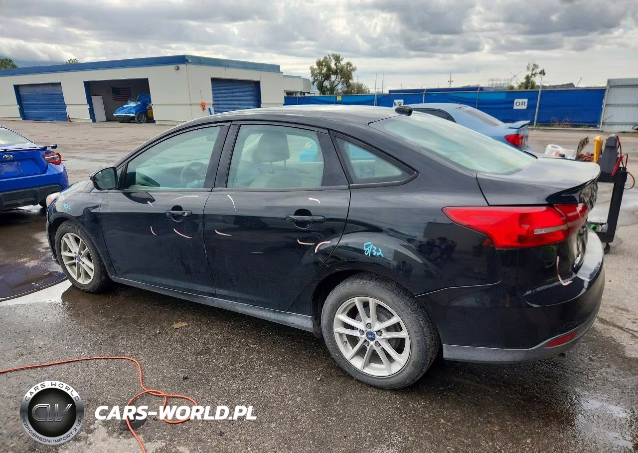 2017 Ford Focus Se VIN:1FADP3F26HL324576 - 2