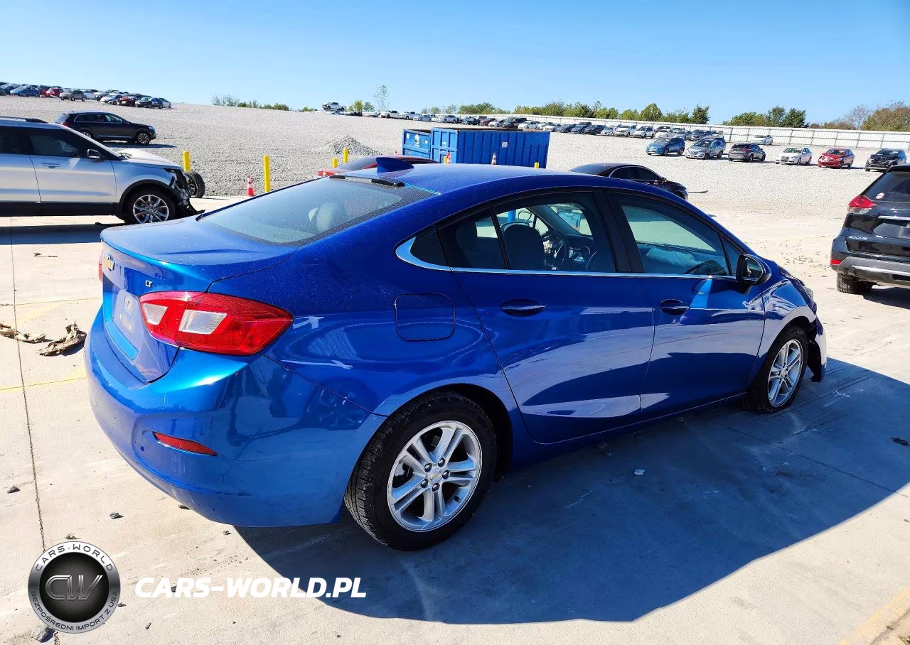 2017 Chevrolet Cruze Lt VIN:1G1BE5SM9H7197625 - 3