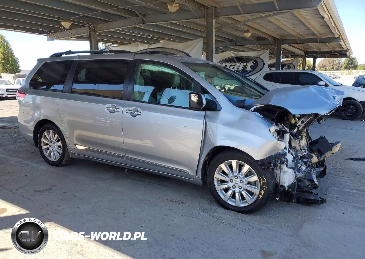 2012 Toyota Sienna Limited 7-Passenger VIN:5TDYK3DC9CS224873 - 4