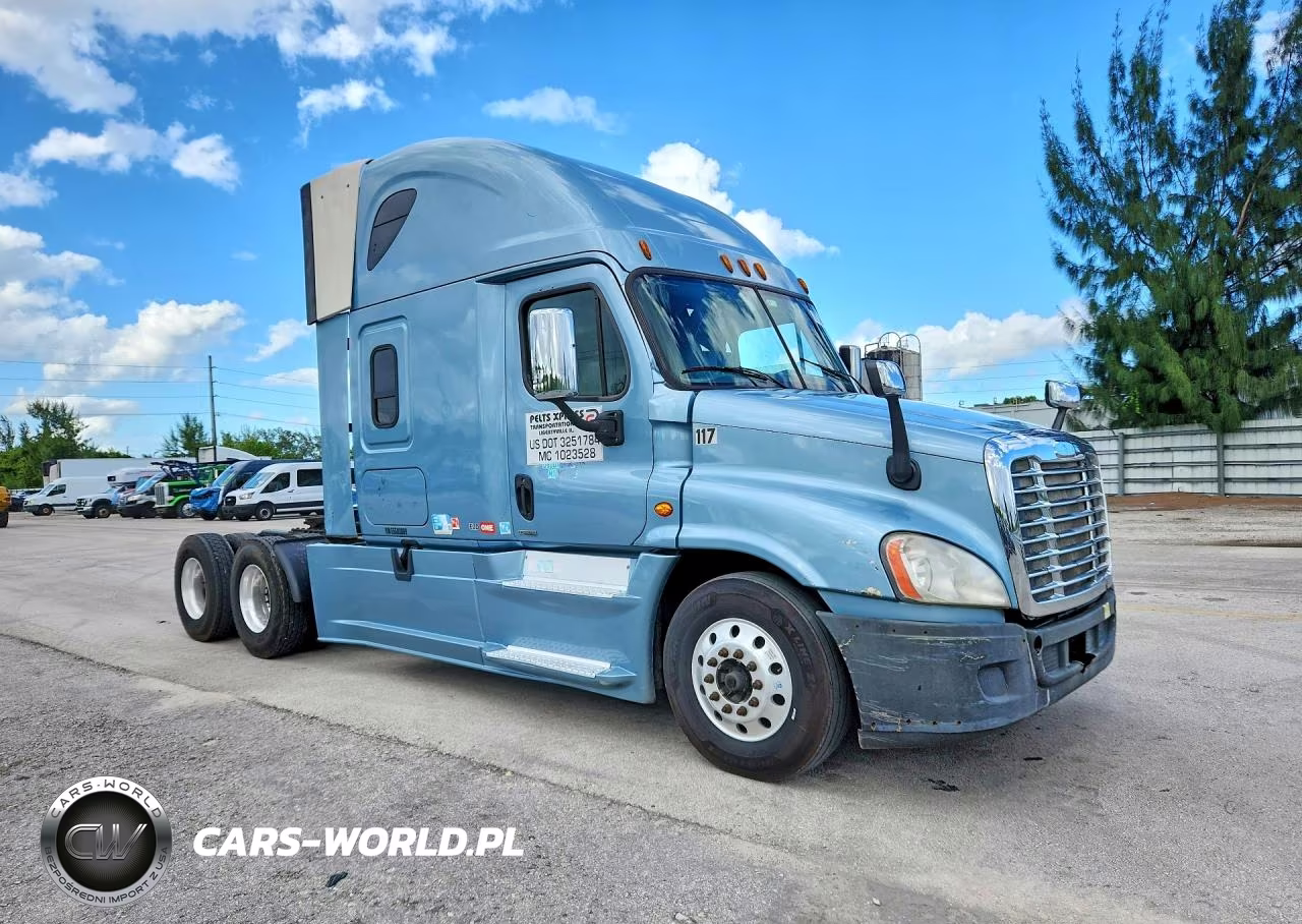 2016 Freightliner Cascadia 125 VIN:3AKJGLD5XGSGU1009 - 4