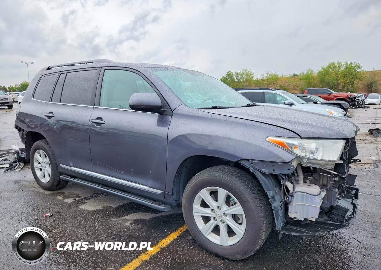 2013 Toyota Highlander Plus VIN:5TDBK3EH2DS214476 - 4