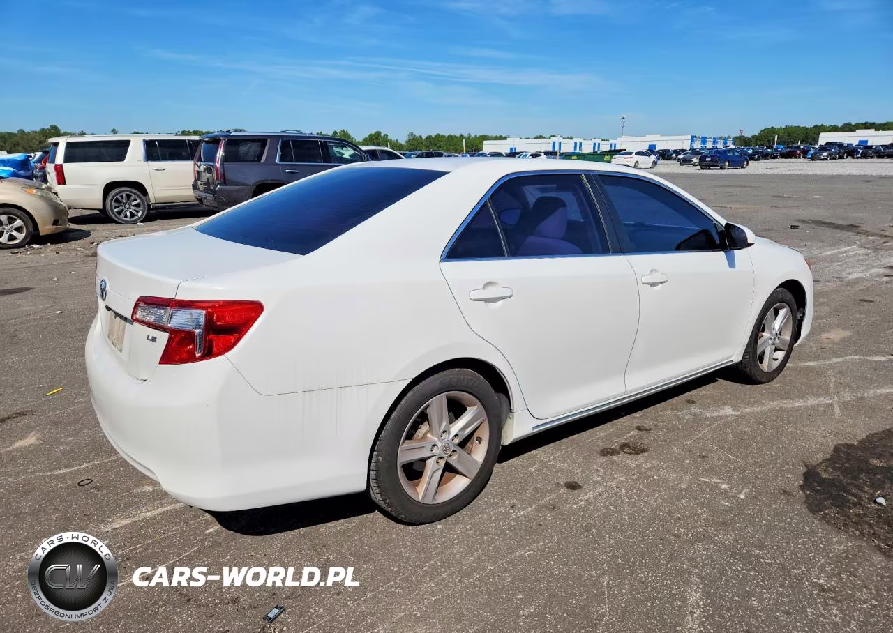 2014 Toyota Camry Le VIN:4T4BF1FK3ER352268 - 3