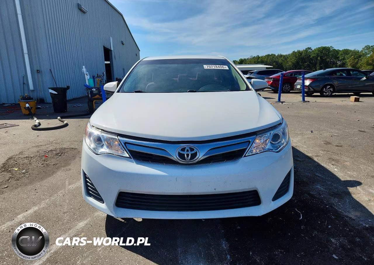 2014 Toyota Camry Le VIN:4T4BF1FK3ER352268 - 5