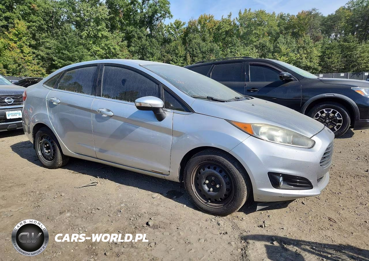 2015 Ford Fiesta Titanium VIN:3FADP4CJ4FM212596 - 4