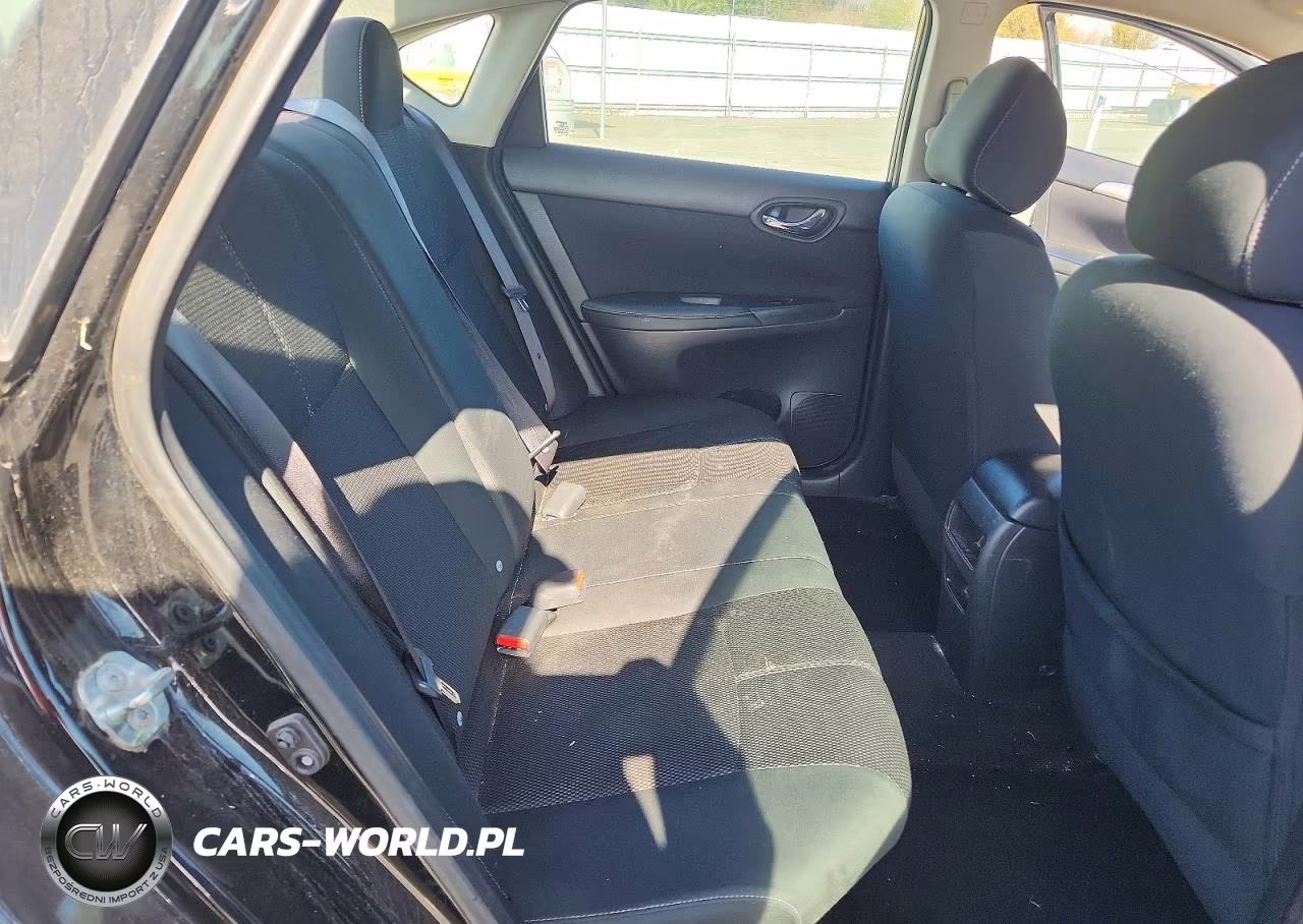 2018 Nissan Sentra S VIN:3N1AB7AP7JY244340 - 10
