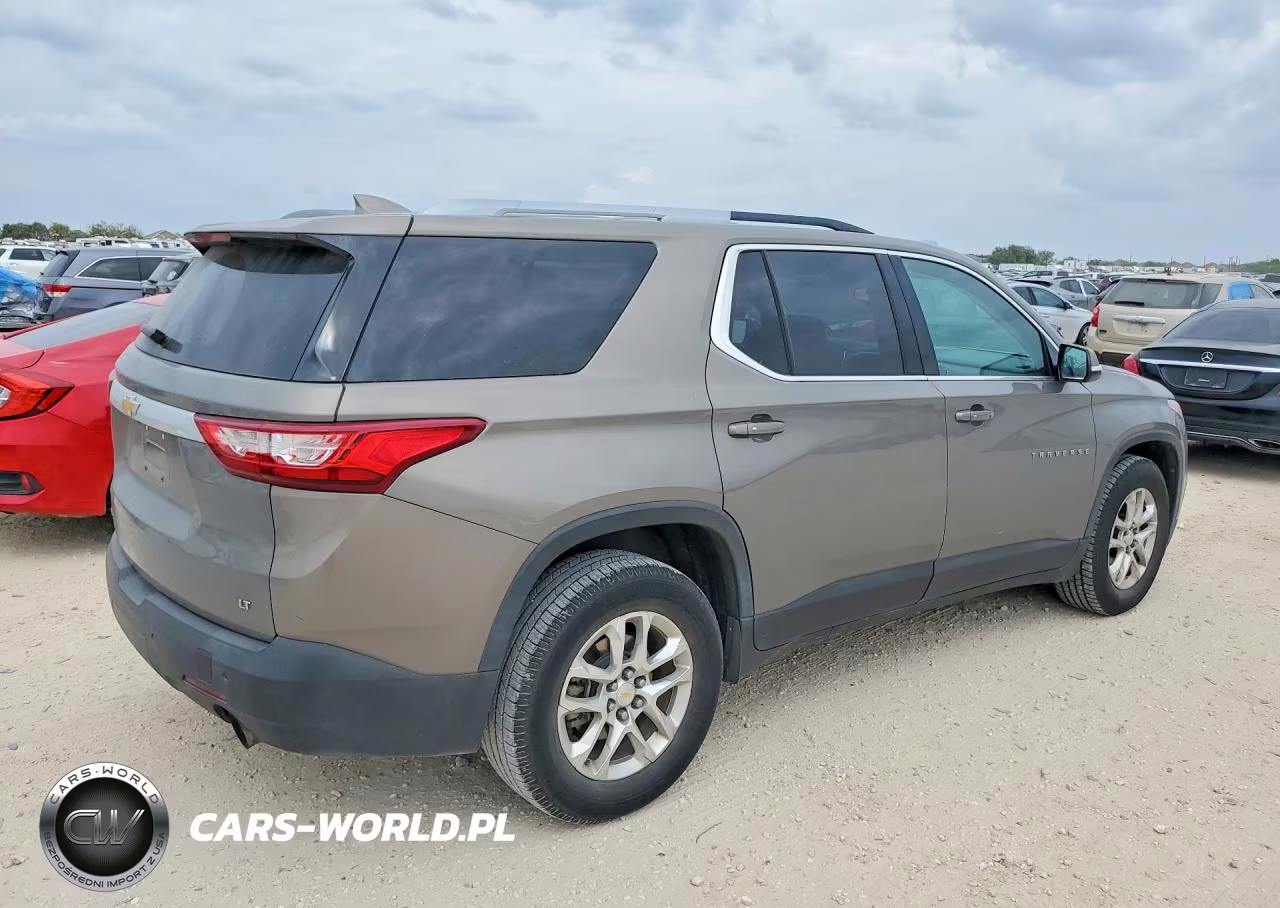 2018 Chevrolet Traverse Lt VIN:1GNERGKW5JJ107733 - 3