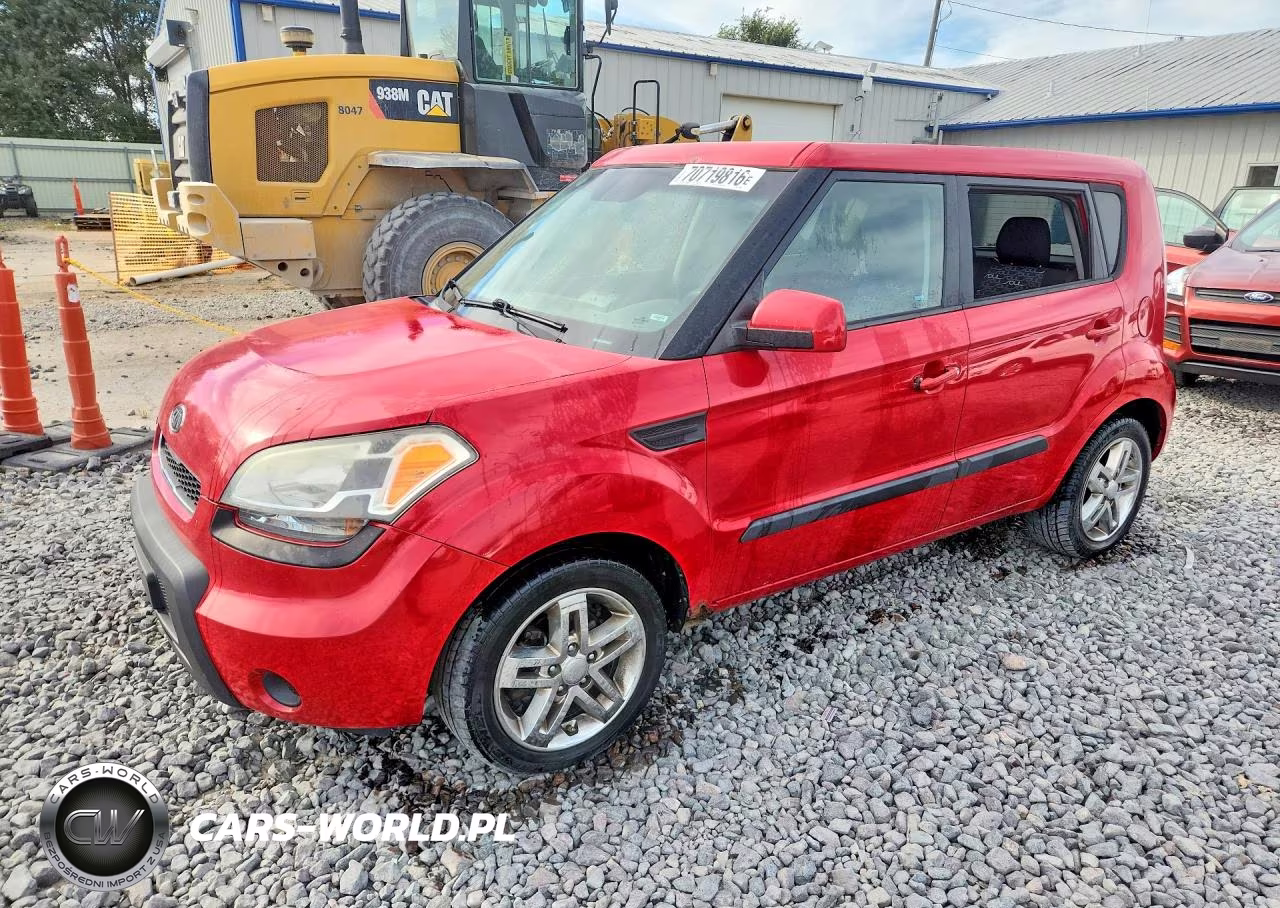 2011 Kia Soul + VIN:KNDJT2A23B7196663 - 1