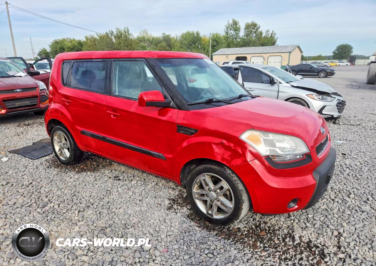 2011 Kia Soul + VIN:KNDJT2A23B7196663 - 4