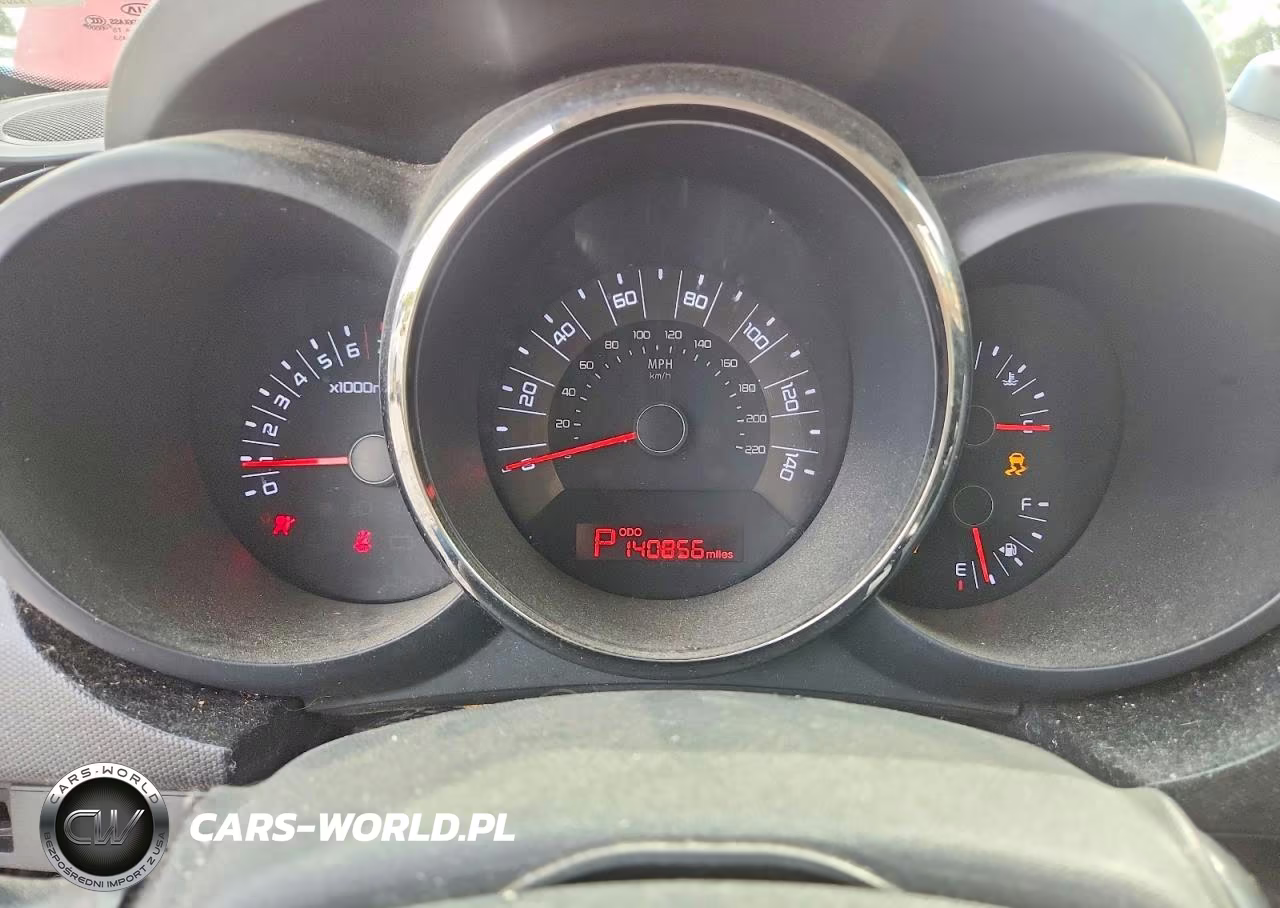 2011 Kia Soul + VIN:KNDJT2A23B7196663 - 9