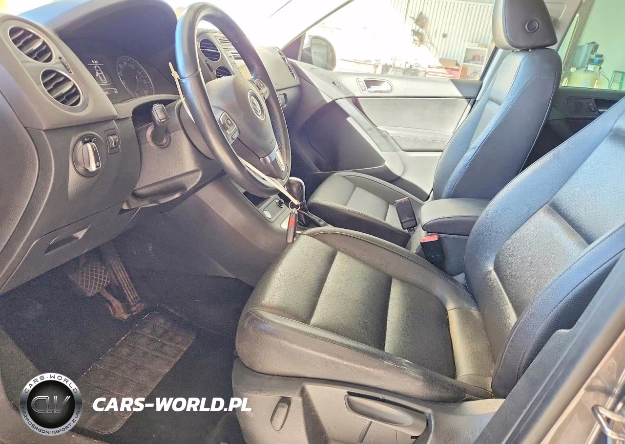 2016 Volkswagen Tiguan S VIN:WVGAV7AX8GW611245 - 7