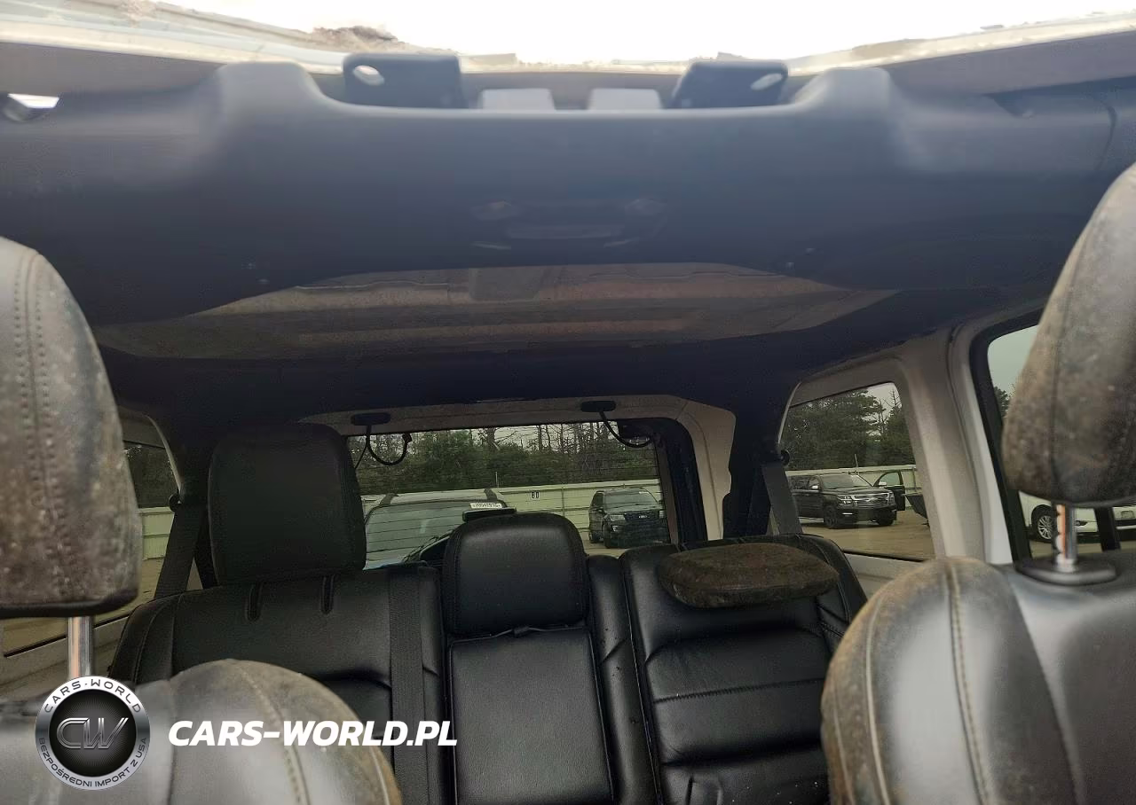 2019 Jeep Wrangler Unlimited Sahara VIN:1C4HJXEGXKW549008 - 10