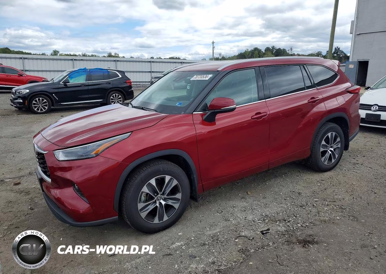 2022 Toyota Highlander Xle VIN:5TDGZRBH1NS578236 - 1
