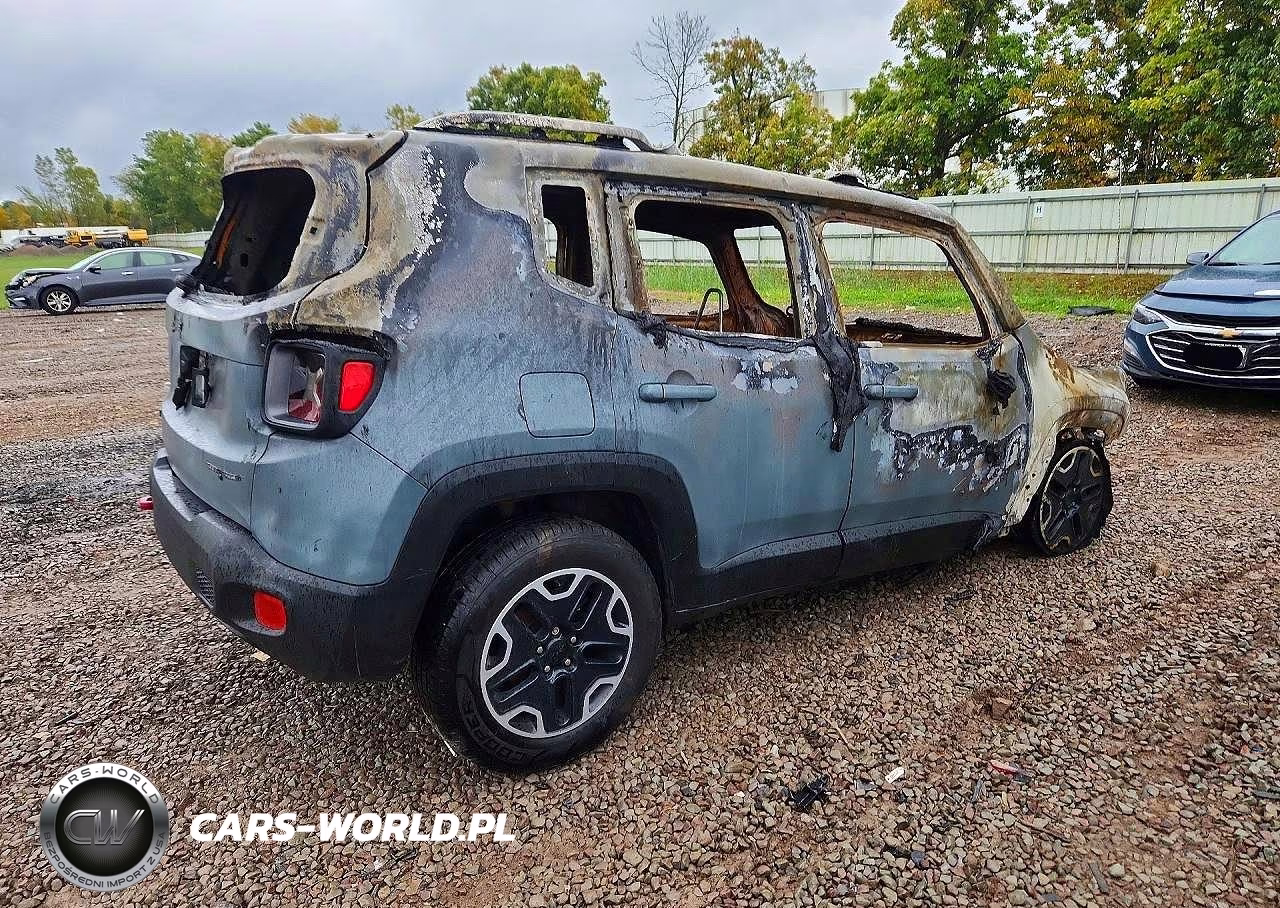 2017 Jeep Renegade Trailhawk VIN:ZACCJBCB6HPE87164 - 3