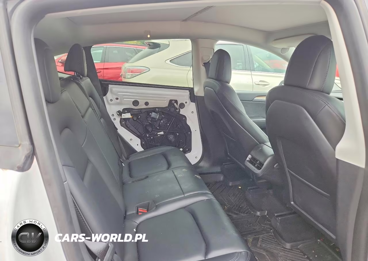 2023 Tesla Model Y VIN:7SAYGAEE0PF607796 - 10