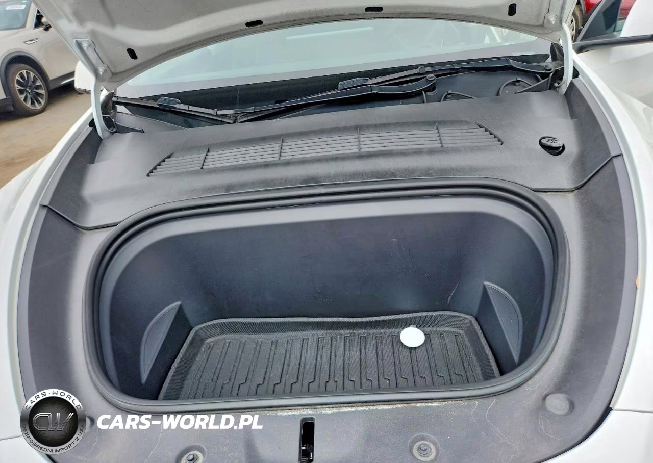 2023 Tesla Model Y VIN:7SAYGAEE0PF607796 - 11
